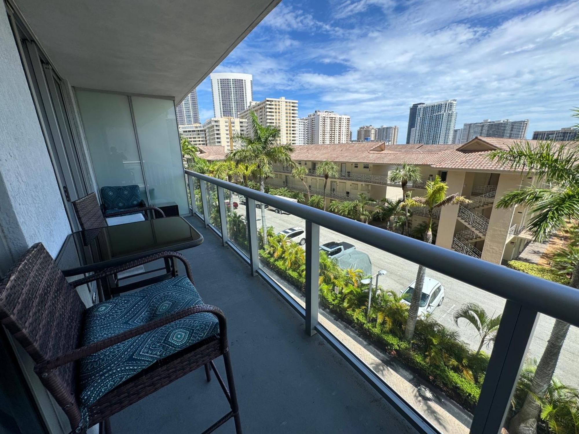Mvr Apartments At Beachwalk Resort Hallandale Beach Dış mekan fotoğraf